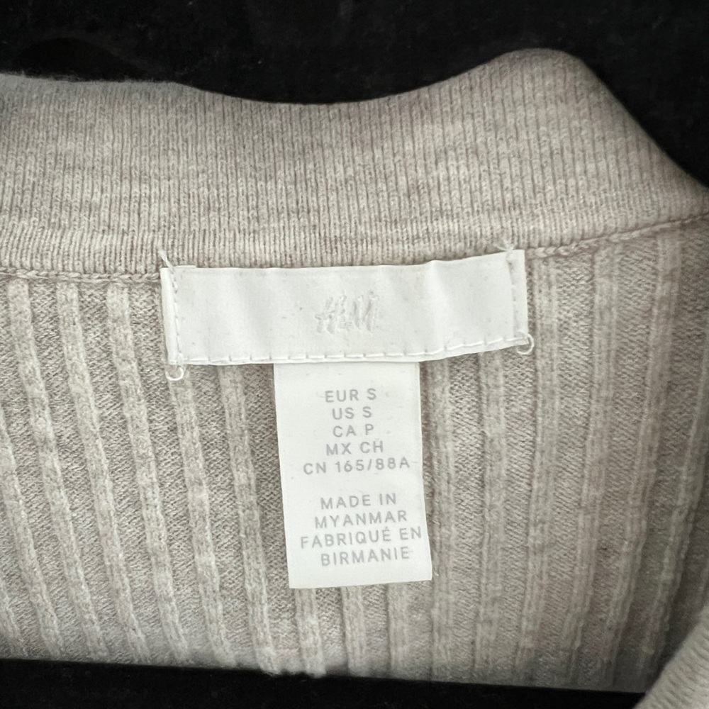 H&M Beige Ribbed Crop Top - Picture 3 of 3